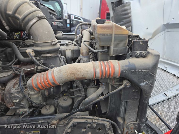 image for item DU2558 2016 Kenworth T680 semi truck