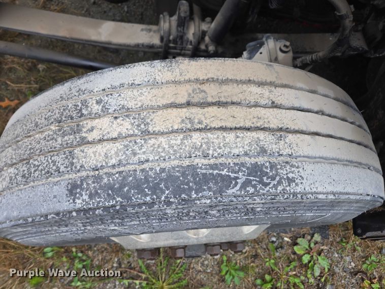 image for item DU2558 2016 Kenworth T680 semi truck