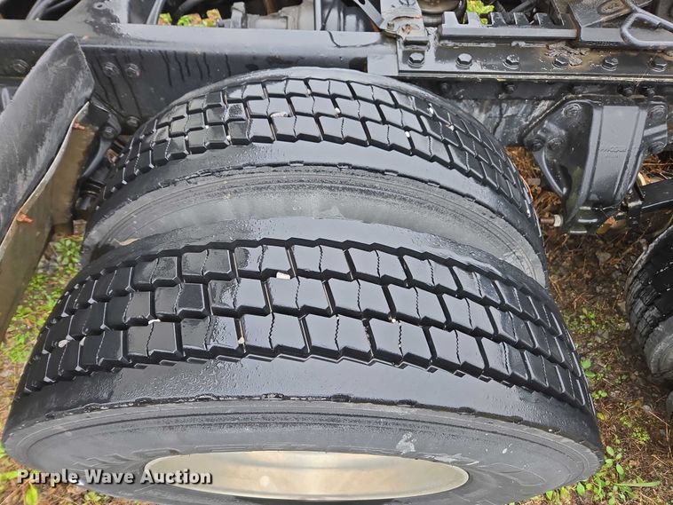 image for item DU2558 2016 Kenworth T680 semi truck