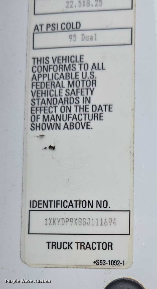 image for item DU2558 2016 Kenworth T680 semi truck