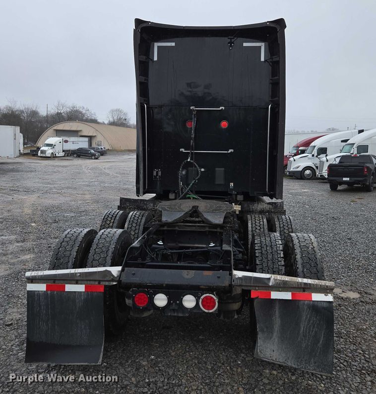 image for item DU2559 2018 Kenworth T680 semi truck
