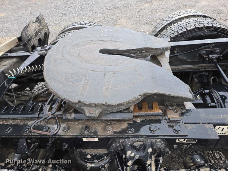 image for item DU2559 2018 Kenworth T680 semi truck