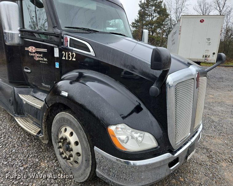image for item DU2559 2018 Kenworth T680 semi truck