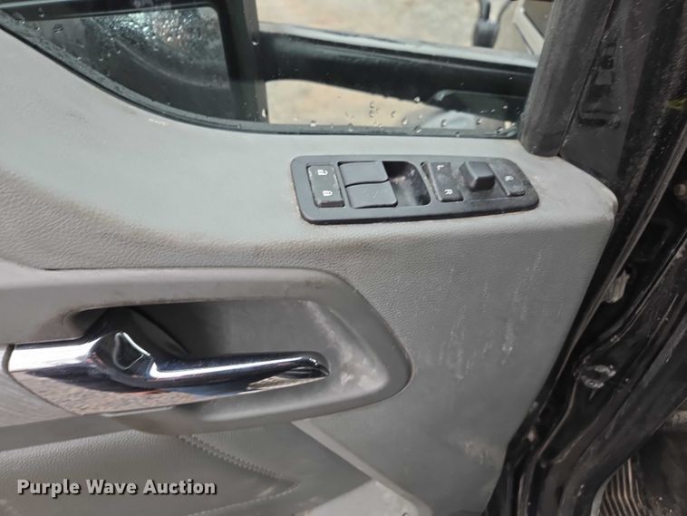 image for item DU2559 2018 Kenworth T680 semi truck