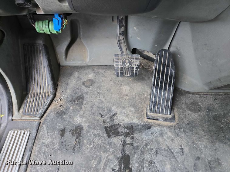 image for item DU2559 2018 Kenworth T680 semi truck