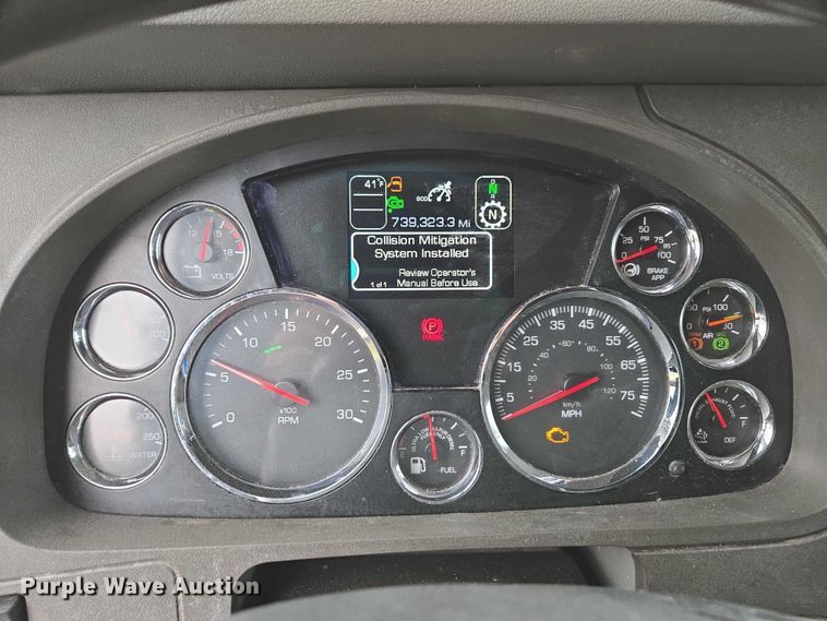 image for item DU2559 2018 Kenworth T680 semi truck