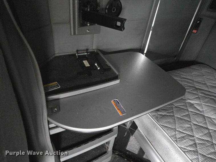 image for item DU2559 2018 Kenworth T680 semi truck