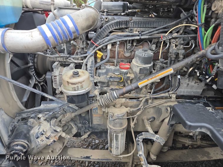 image for item DU2559 2018 Kenworth T680 semi truck