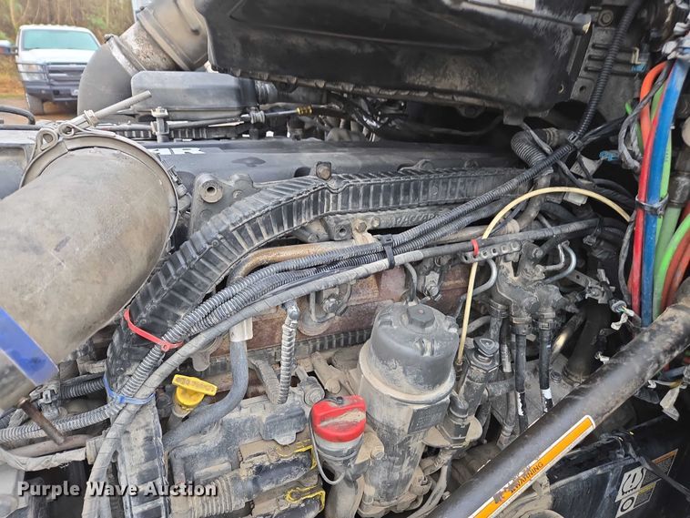 image for item DU2559 2018 Kenworth T680 semi truck