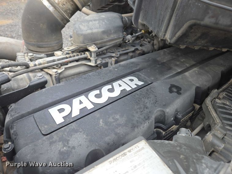 image for item DU2559 2018 Kenworth T680 semi truck