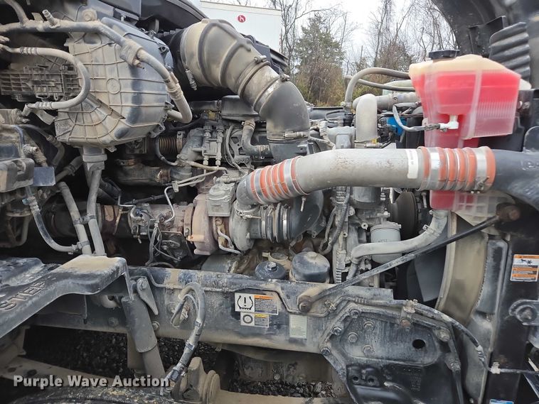 image for item DU2559 2018 Kenworth T680 semi truck