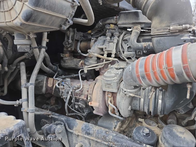 image for item DU2559 2018 Kenworth T680 semi truck