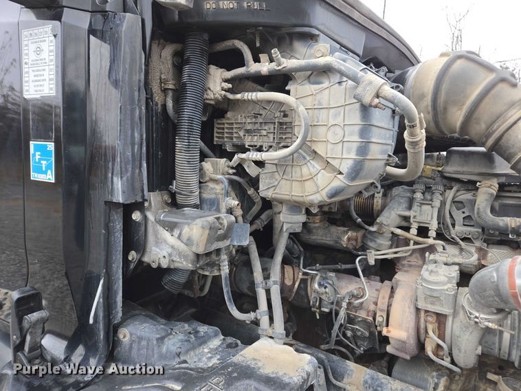 image for item DU2559 2018 Kenworth T680 semi truck