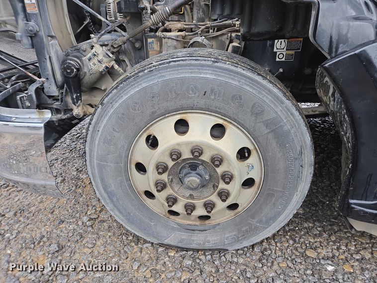 image for item DU2559 2018 Kenworth T680 semi truck