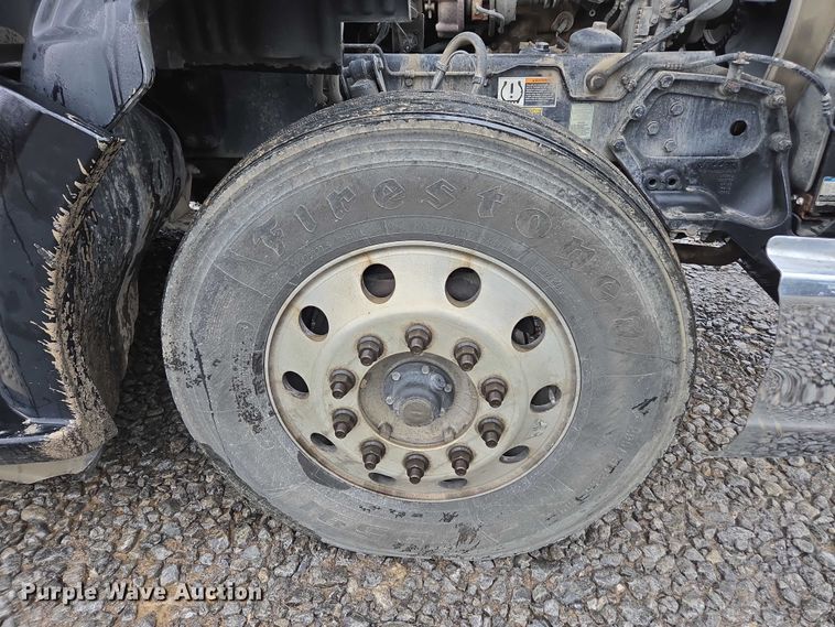 image for item DU2559 2018 Kenworth T680 semi truck