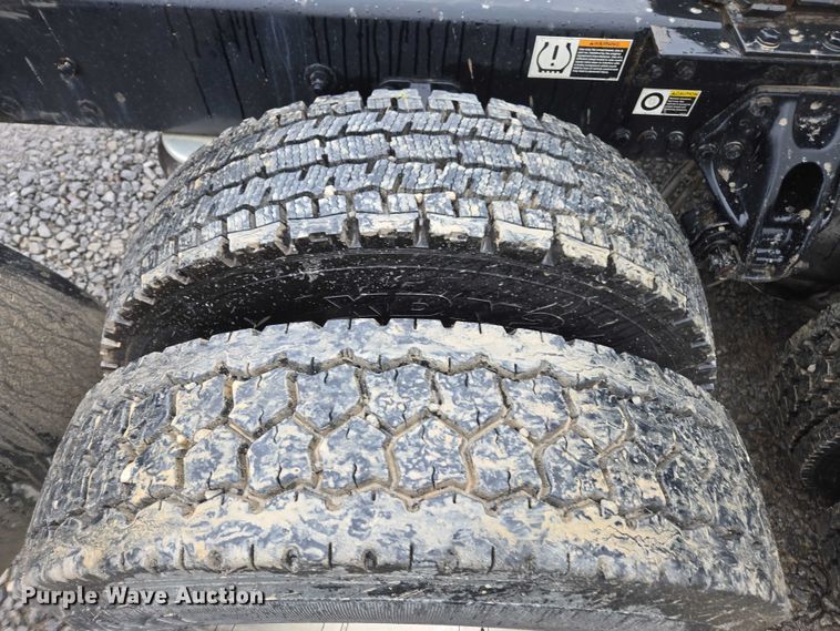 image for item DU2559 2018 Kenworth T680 semi truck