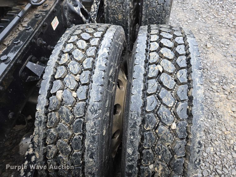 image for item DU2559 2018 Kenworth T680 semi truck