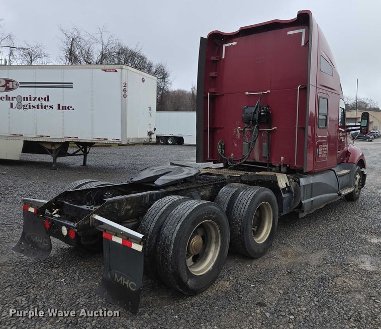 image for item DU2560 2015 Kenworth T680 semi truck