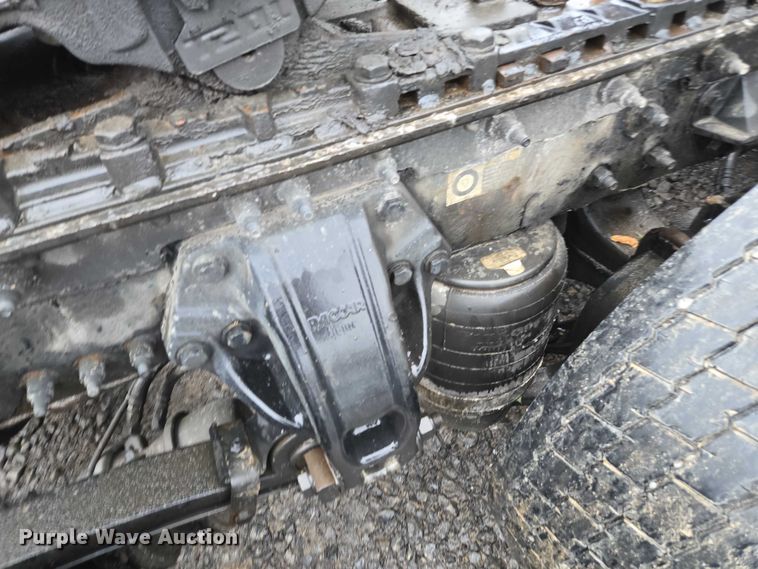 image for item DU2560 2015 Kenworth T680 semi truck