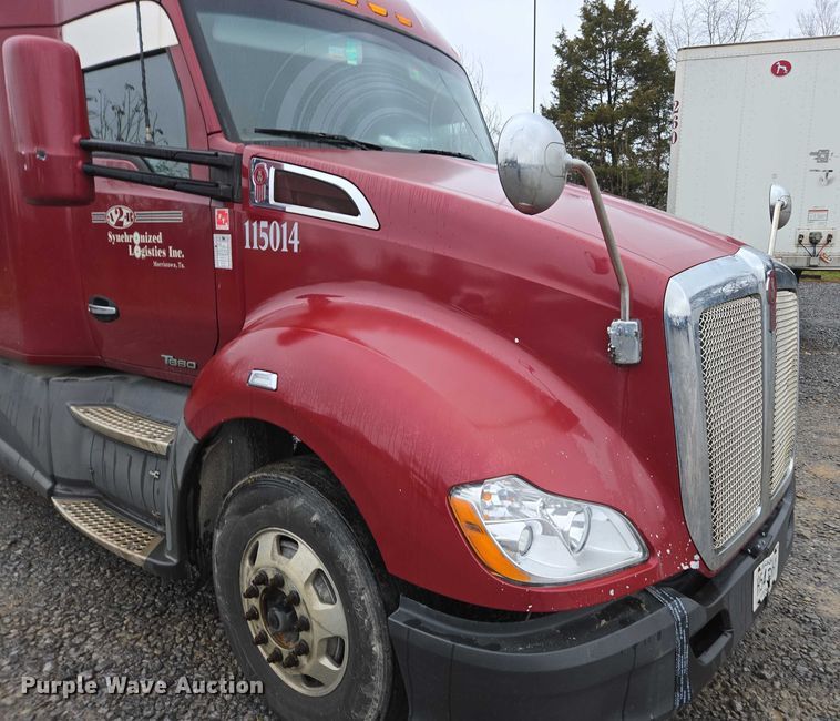 image for item DU2560 2015 Kenworth T680 semi truck