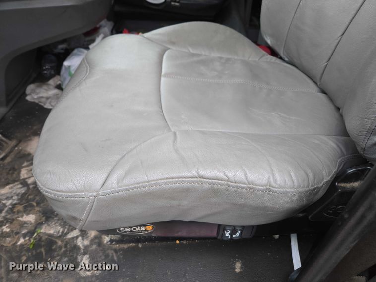 image for item DU2560 2015 Kenworth T680 semi truck