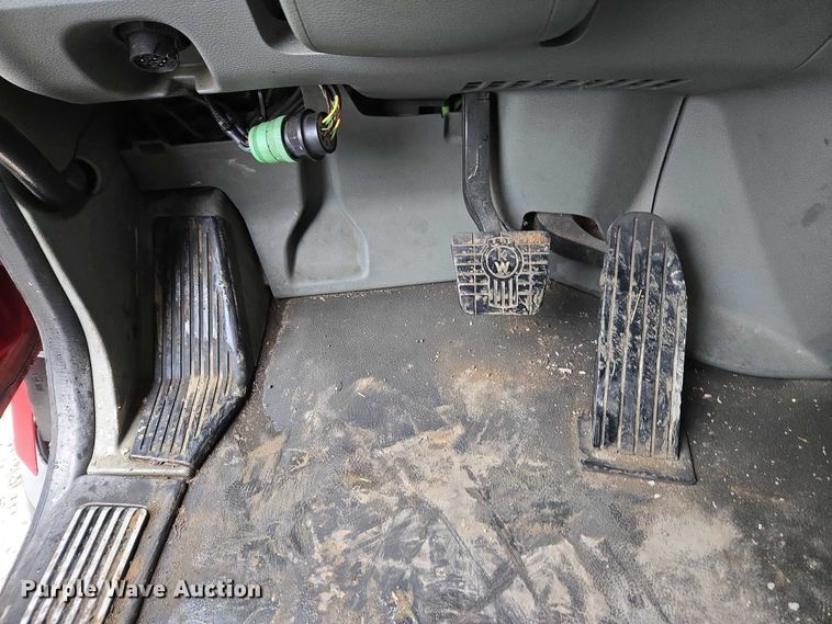 image for item DU2560 2015 Kenworth T680 semi truck