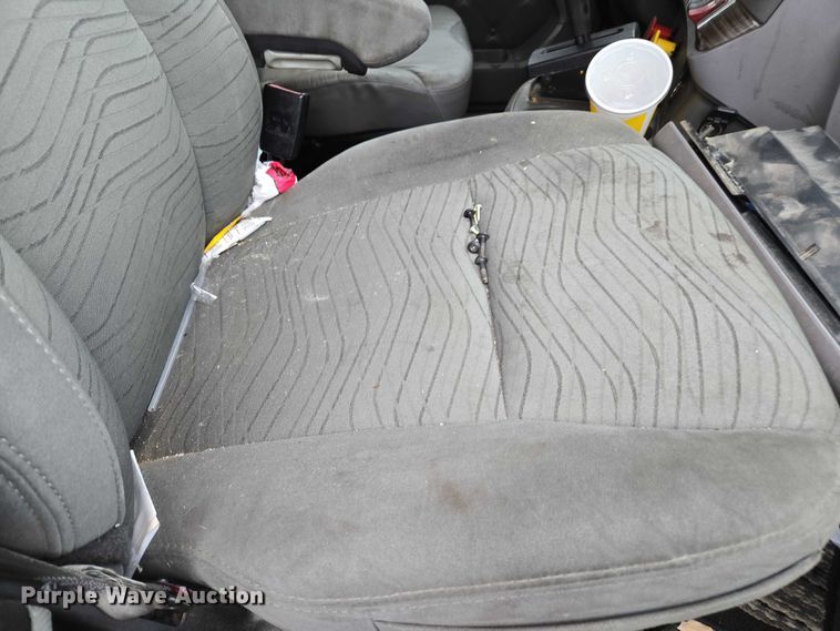 image for item DU2560 2015 Kenworth T680 semi truck