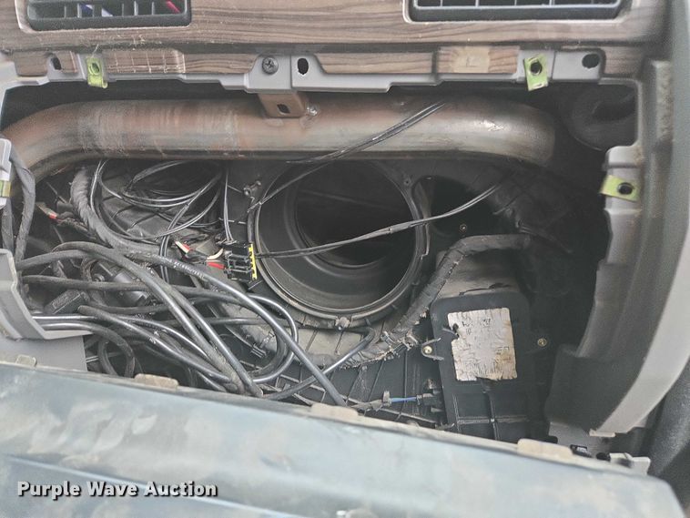 image for item DU2560 2015 Kenworth T680 semi truck