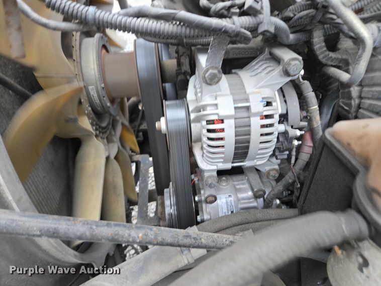 image for item DU2560 2015 Kenworth T680 semi truck