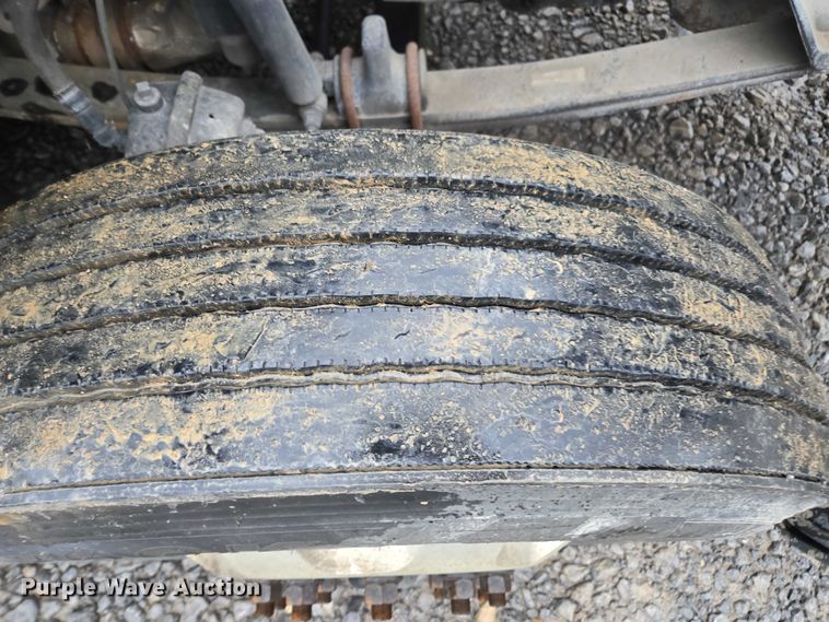 image for item DU2560 2015 Kenworth T680 semi truck