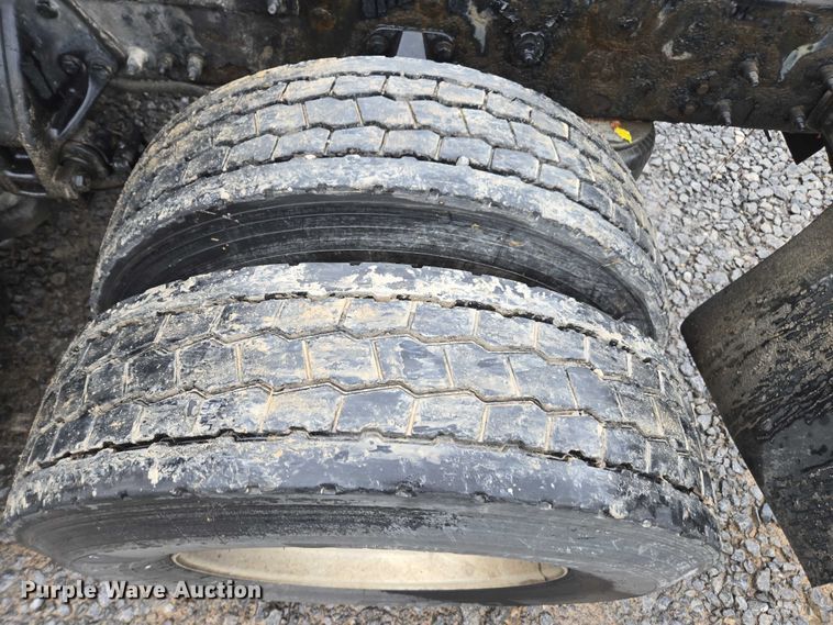 image for item DU2560 2015 Kenworth T680 semi truck