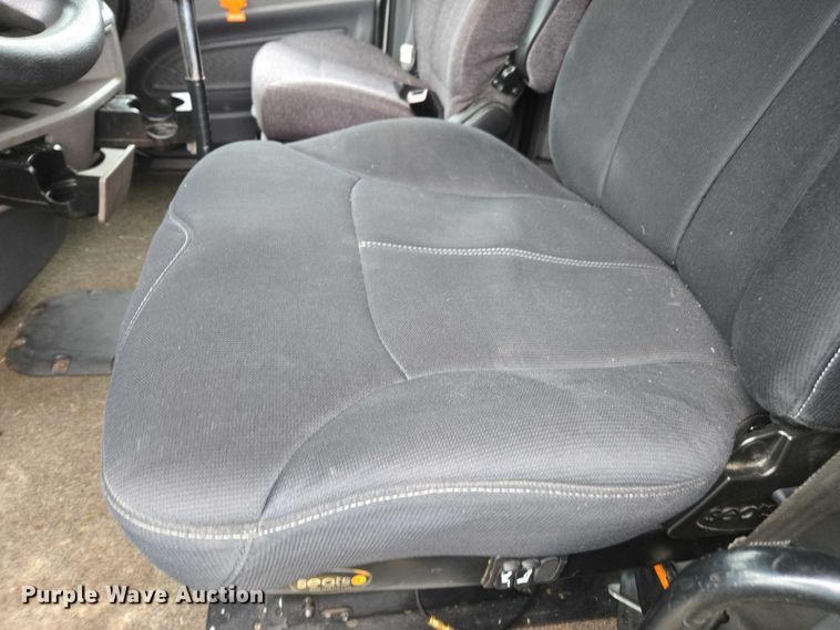 image for item DU2561 2015 Peterbilt 579 semi truck