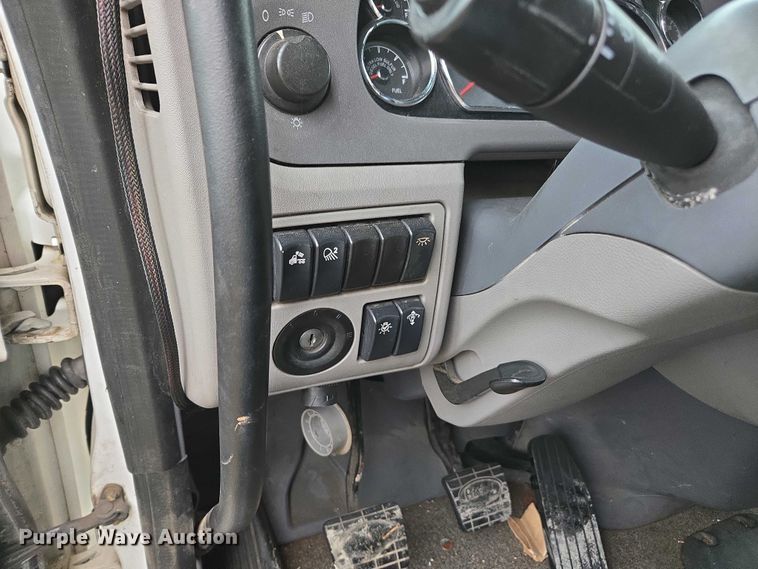 image for item DU2561 2015 Peterbilt 579 semi truck