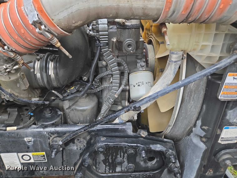 image for item DU2561 2015 Peterbilt 579 semi truck