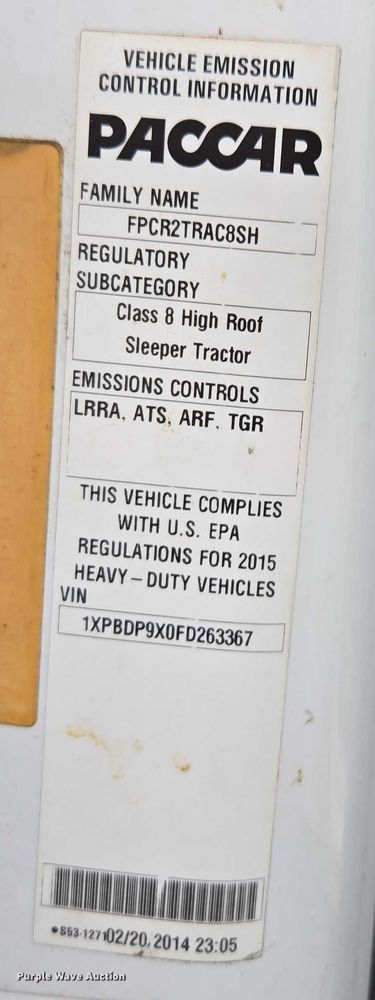 image for item DU2561 2015 Peterbilt 579 semi truck