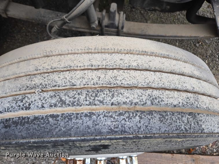 image for item DU2562 2015 Peterbilt 579 semi truck