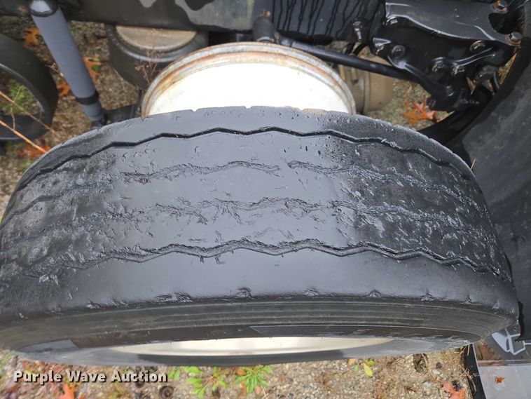 image for item DU2562 2015 Peterbilt 579 semi truck