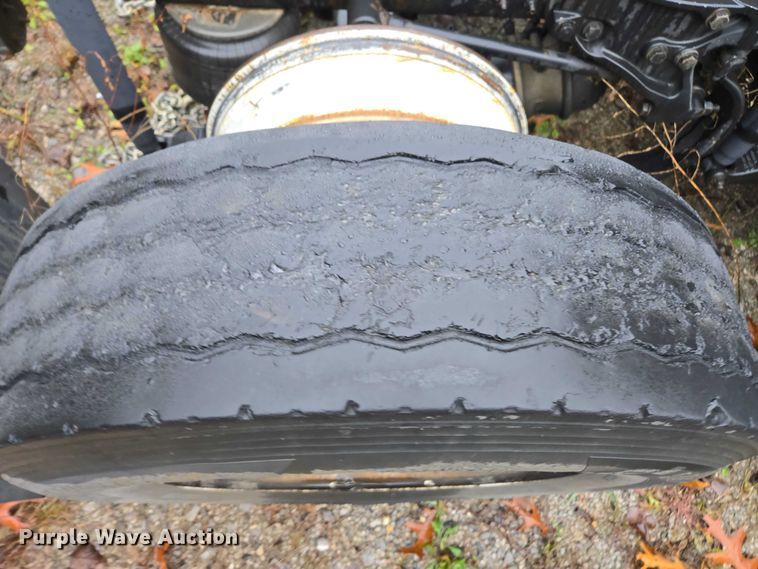 image for item DU2562 2015 Peterbilt 579 semi truck