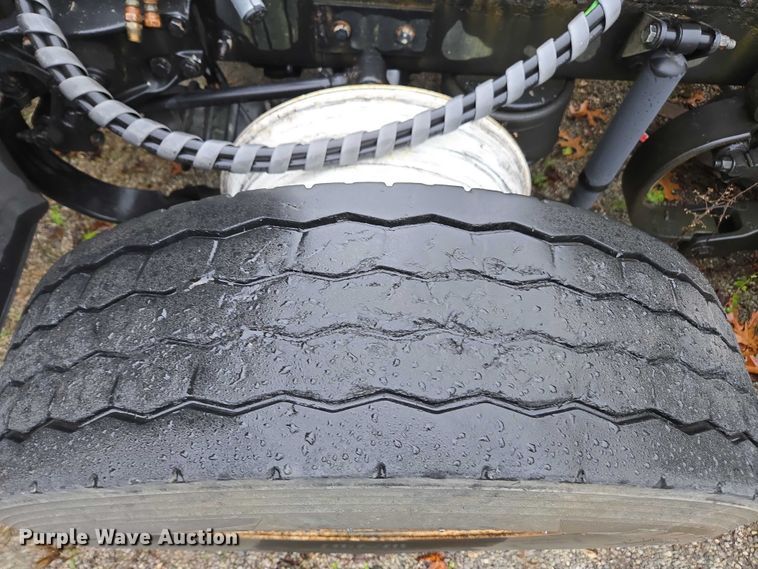 image for item DU2562 2015 Peterbilt 579 semi truck