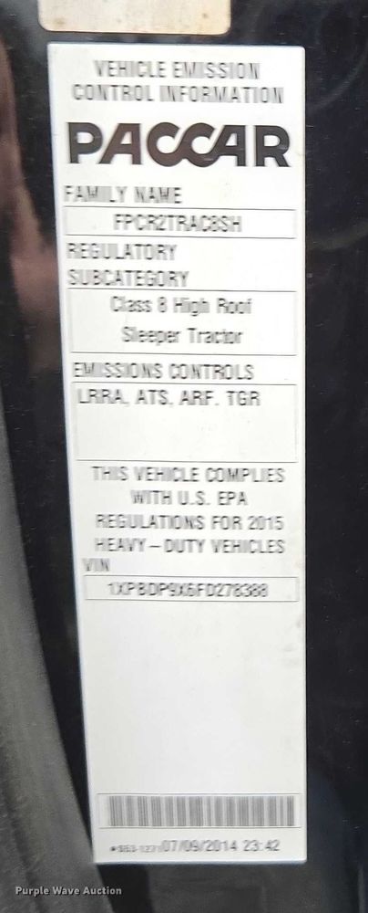 image for item DU2562 2015 Peterbilt 579 semi truck