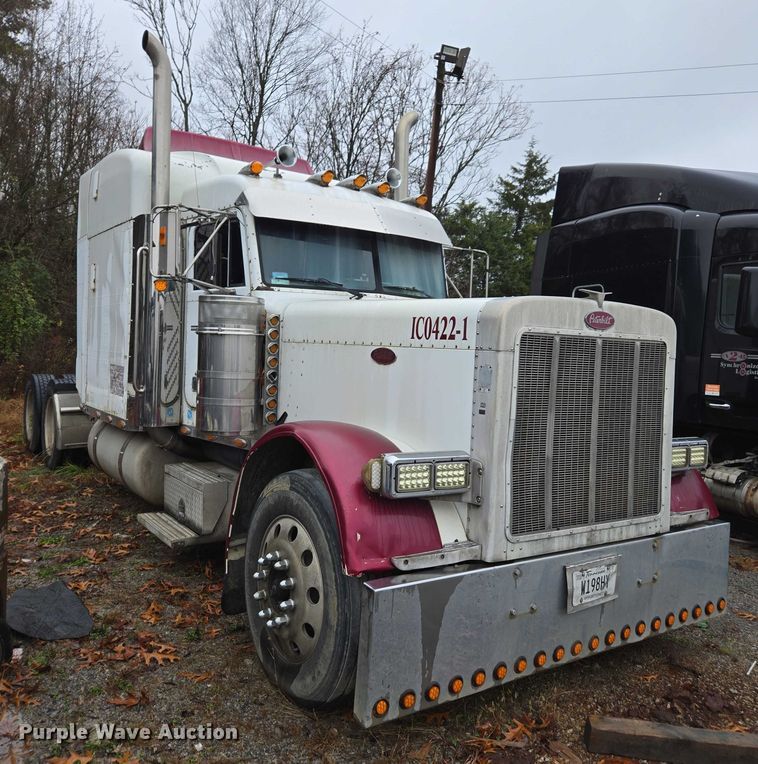 image for item DU2563 2003 Peterbilt 379 semi truck