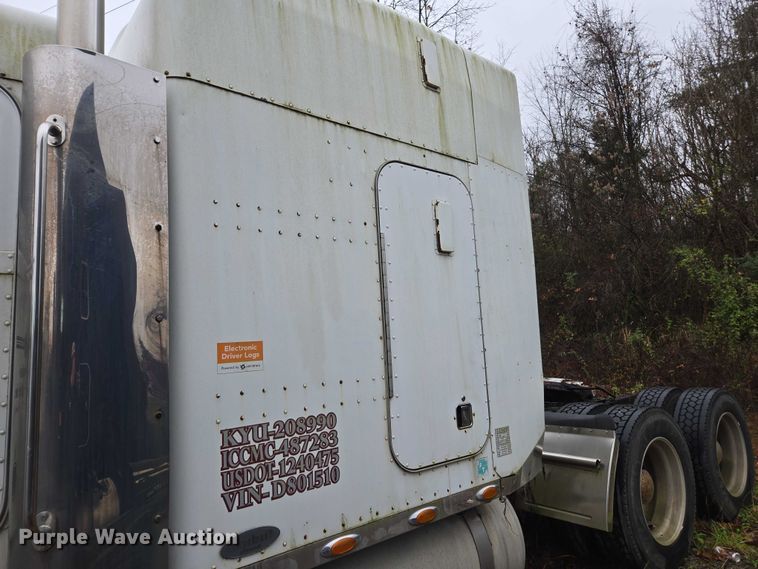 image for item DU2563 2003 Peterbilt 379 semi truck