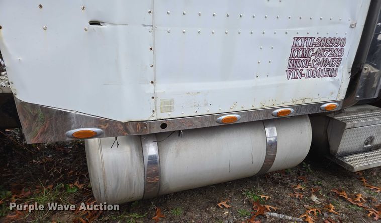 image for item DU2563 2003 Peterbilt 379 semi truck