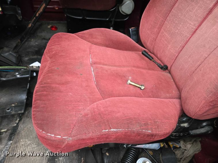 image for item DU2563 2003 Peterbilt 379 semi truck