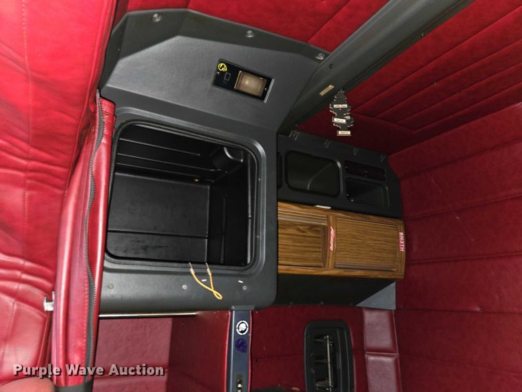 image for item DU2563 2003 Peterbilt 379 semi truck