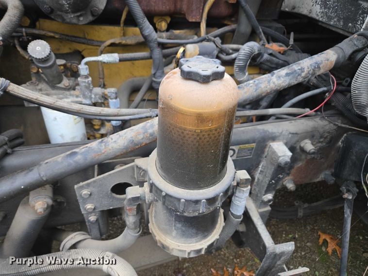 image for item DU2563 2003 Peterbilt 379 semi truck