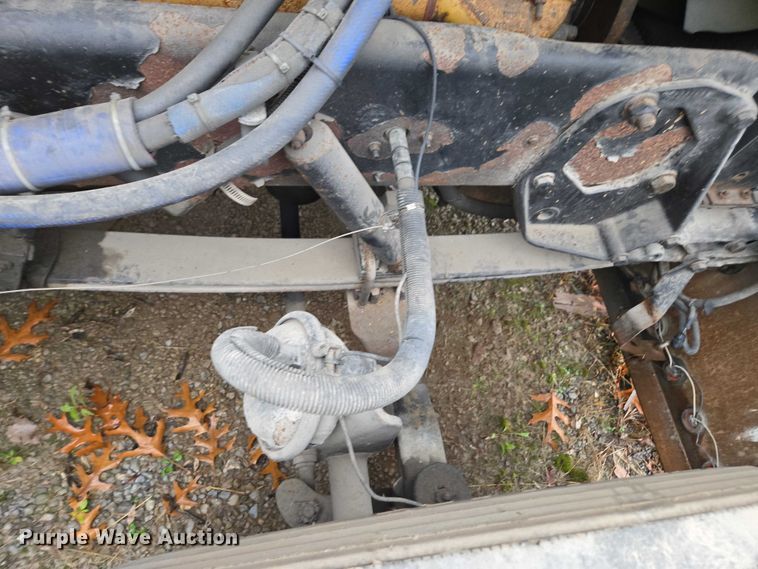 image for item DU2563 2003 Peterbilt 379 semi truck