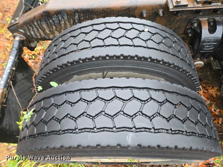 image for item DU2563 2003 Peterbilt 379 semi truck