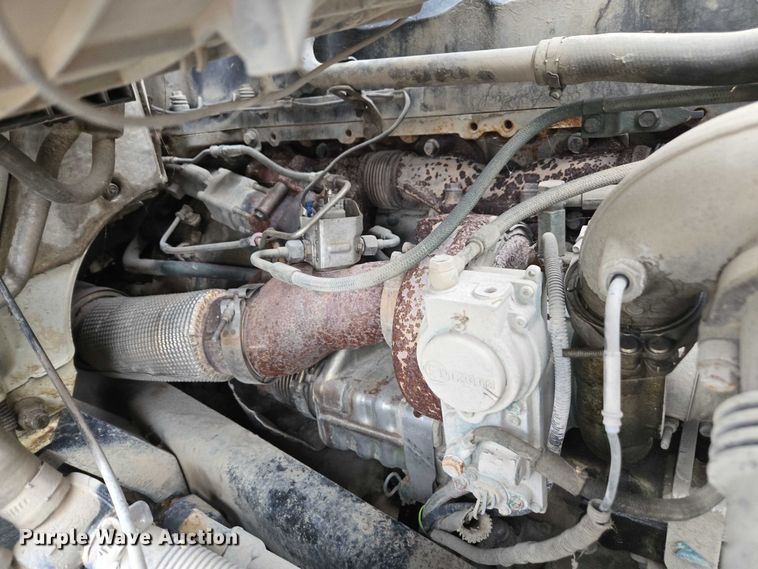 image for item DU2564 2011 Volvo VNL semi truck