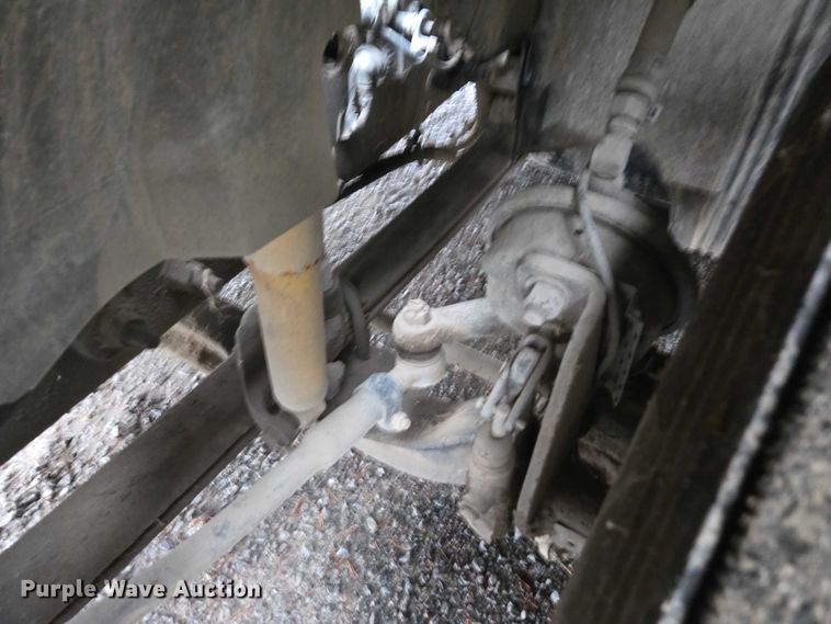 image for item DU2564 2011 Volvo VNL semi truck